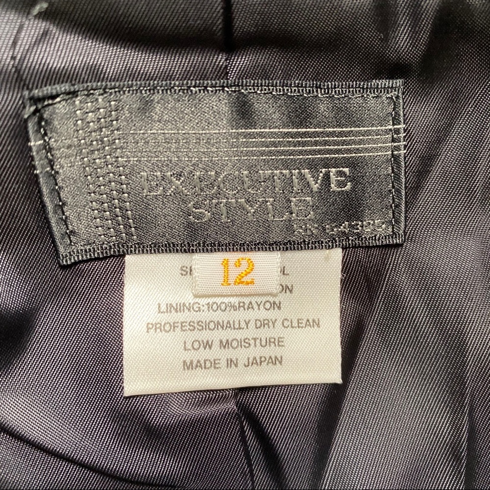 Executive Style Blazer - image 6